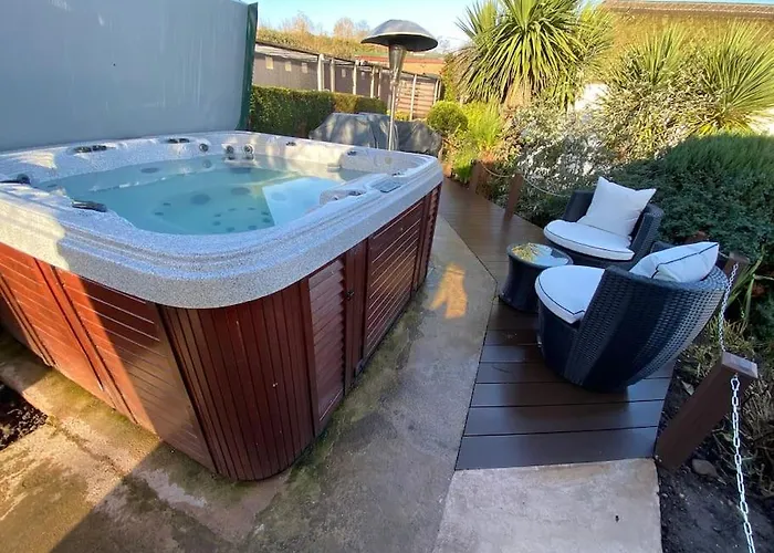 The Studio With Hot Tub In East Budleigh In Beautiful Countryside