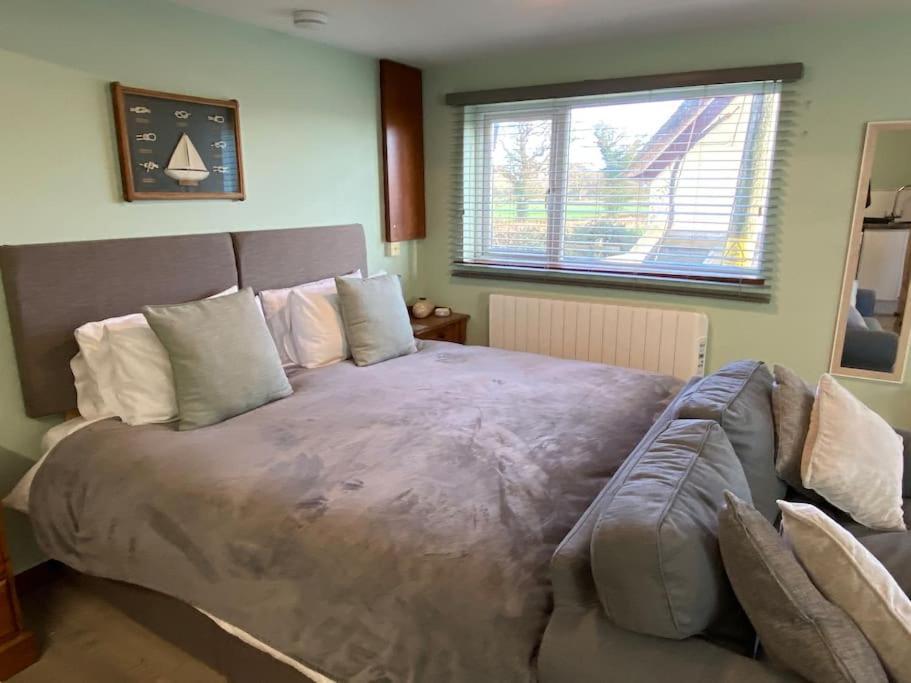 The With Hot Tub In In Beautiful Countryside Apartment East Budleigh