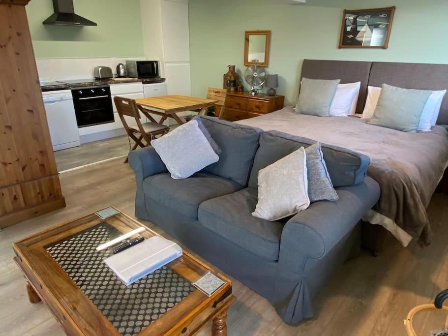 Apartment The With Hot Tub In In Beautiful Countryside *