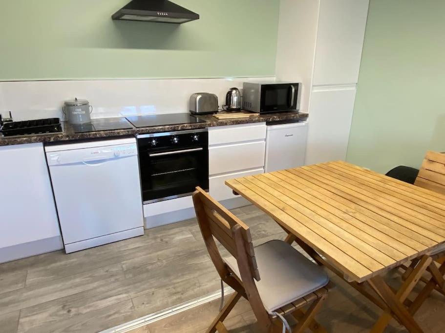 Apartment The With Hot Tub In In Beautiful Countryside East Budleigh